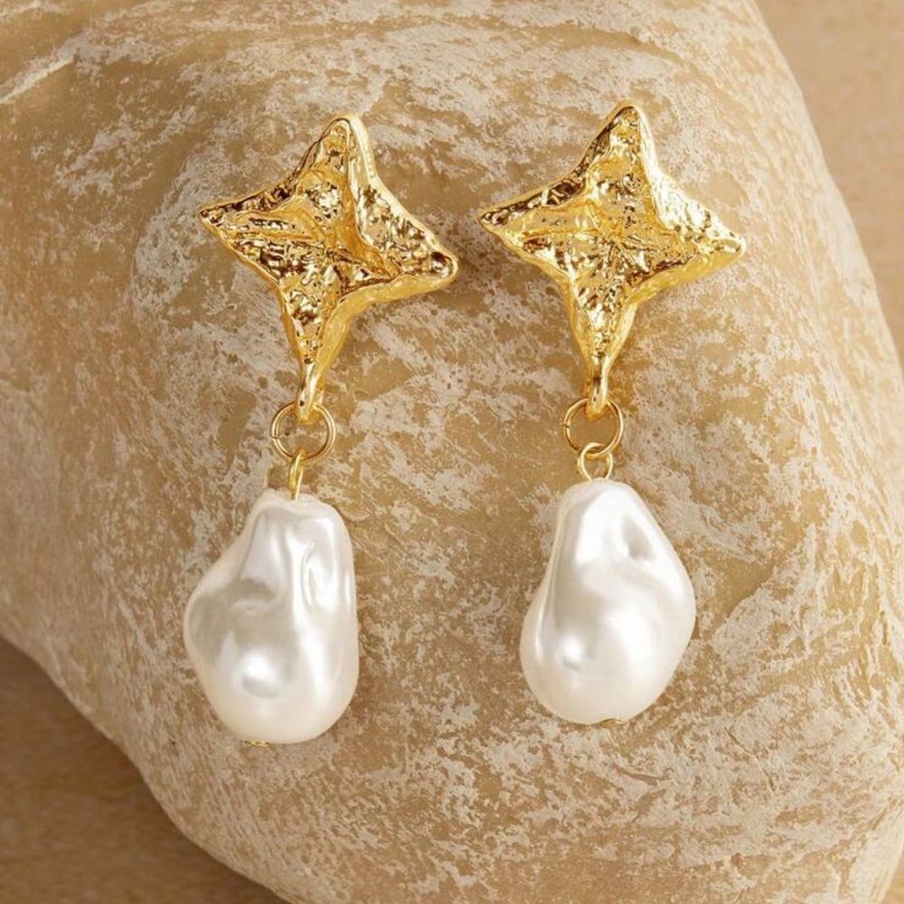 Gold Star and Pearl Drop A1546